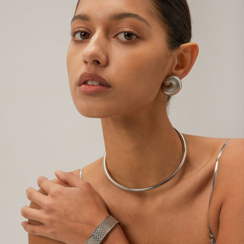 necklace for women with a minimalist glossy collar - 图片 5