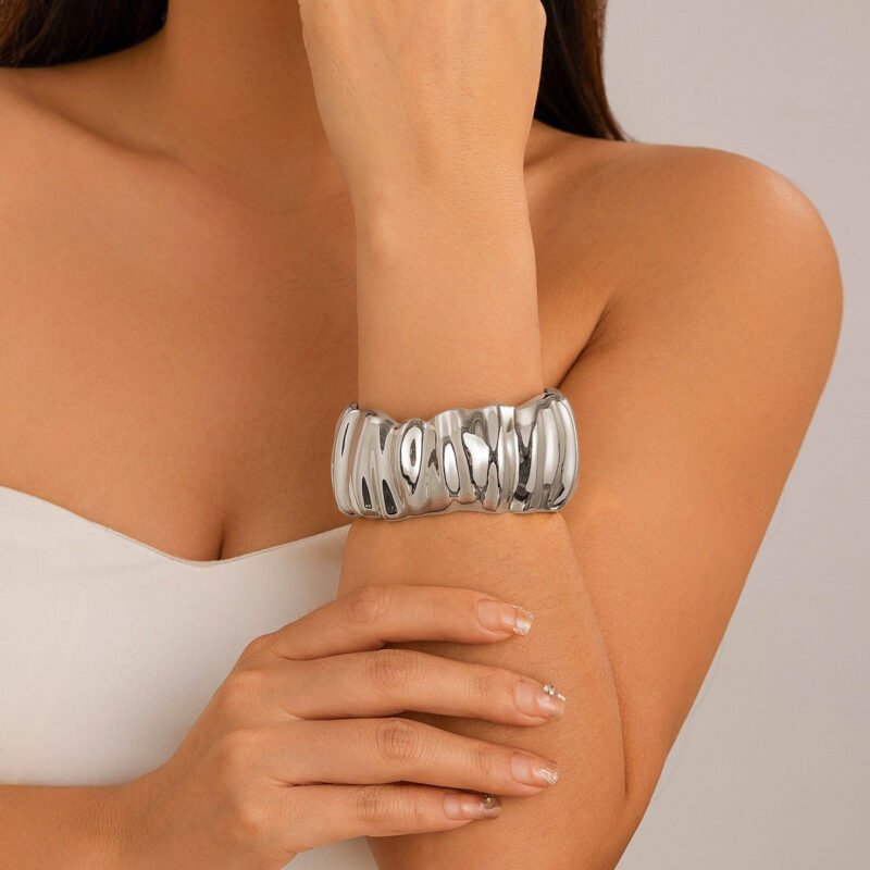 18K gold geometric shape with wide surface and texture design noble and light luxury bracelet - 图片 14